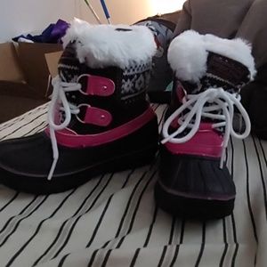 Girls snow boots